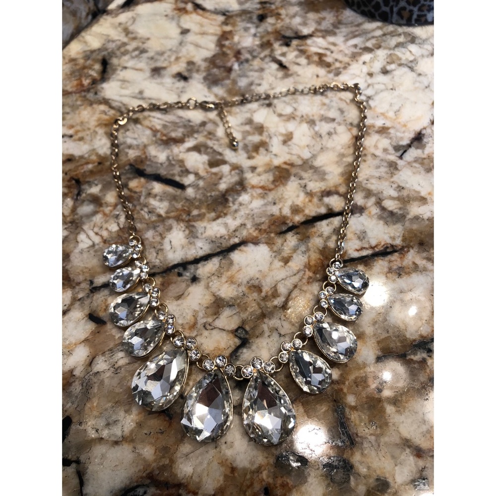 Sparkly gold necklace